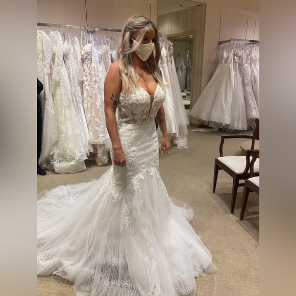 Essense of Australia Wedding Dress - Picture 6 of 7